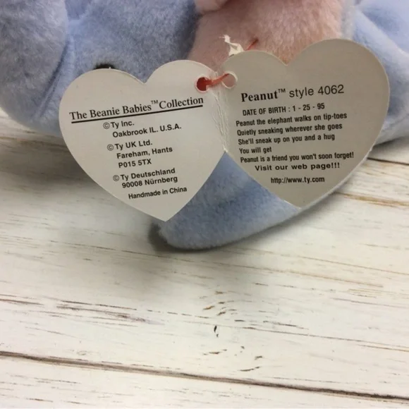 1995 TY PVC BEANIE BABY LIGHT BLUE PEANUT ELEPHANT - Picture 9 of 9